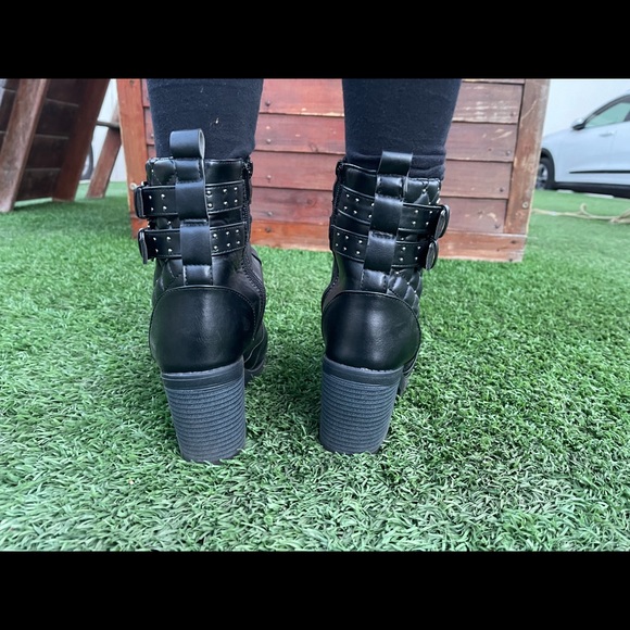 Olivia & Kate Moto Ankle Boots NWOT 8.5 - Picture 7 of 9